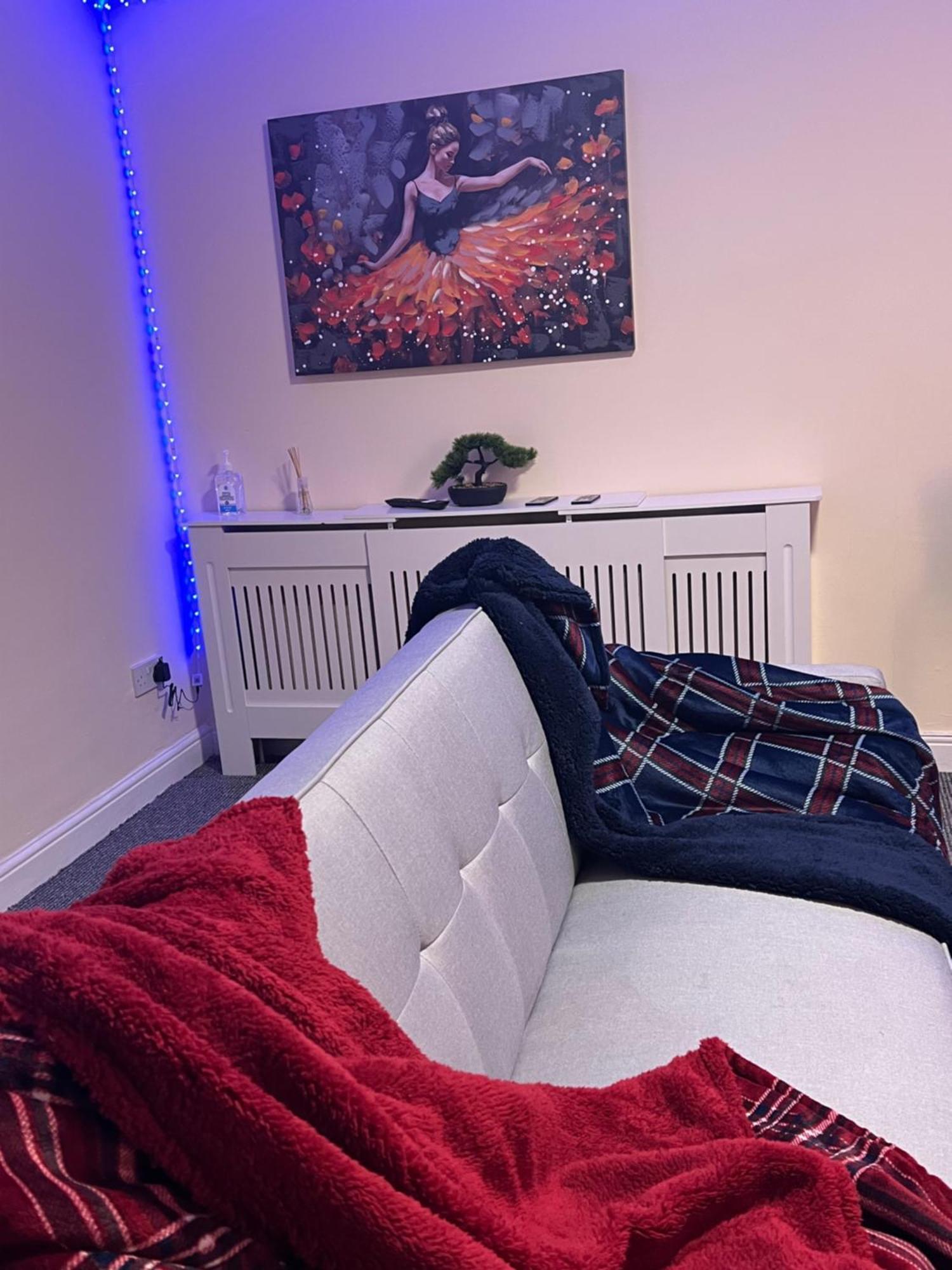 Lausory King Bed Living Your Luxe Home Away Nottingham Exteriér fotografie